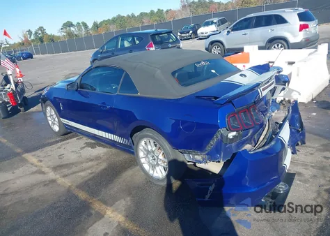 2013 Ford Mustang V6 Premium z USA, uszkodzony, nr VIN 1ZVBP8EM3D5226165